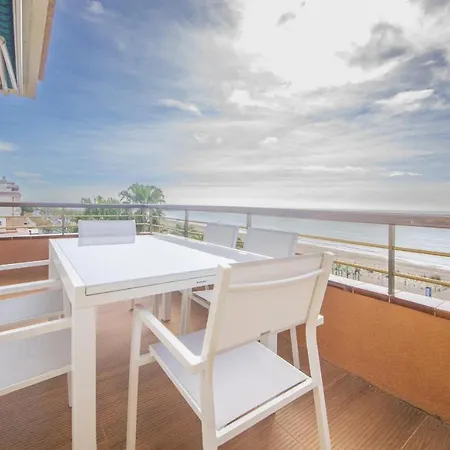 R143 Beachfront Dorianne