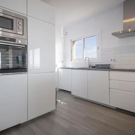 R143 Beachfront Dorianne * Calafell