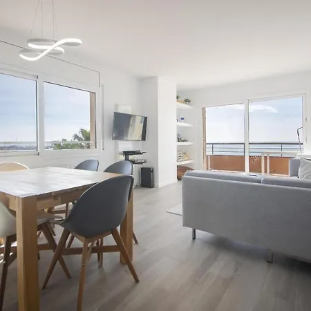 R143 Beachfront Dorianne Lägenhet *