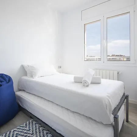 R143 Beachfront Dorianne Apartmán
