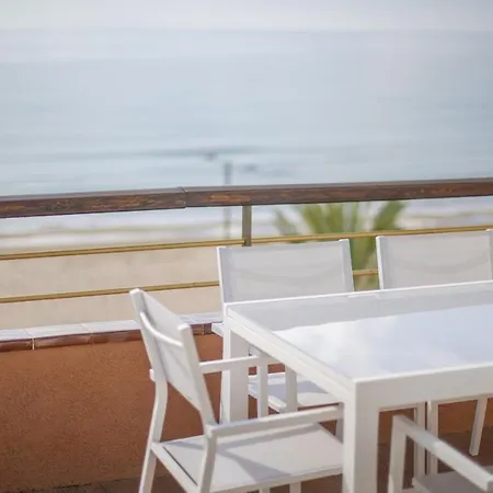 R143 Beachfront Dorianne *