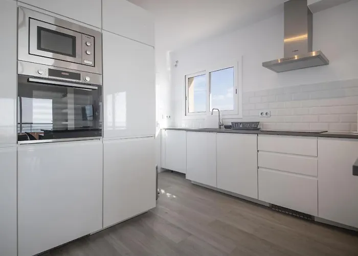R143 Beachfront Dorianne * Calafell
