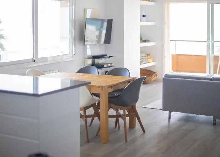 R143 Beachfront Dorianne * Calafell